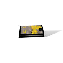 Charger l'image dans la galerie, Portefeuille avec poche de monnaie fait de bannière publicitaire récupérée. Il est fabriqué 100% au Québec, Canada. Couleur: gris et jaune