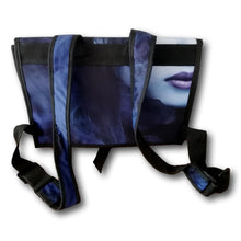 Charger l'image dans la galerie, Sac à dos format moyen violet fleur oeil